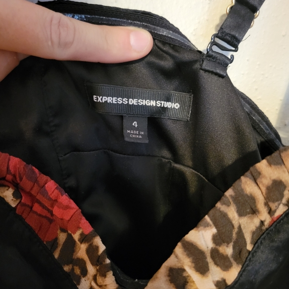 Express  top - Picture 2 of 2